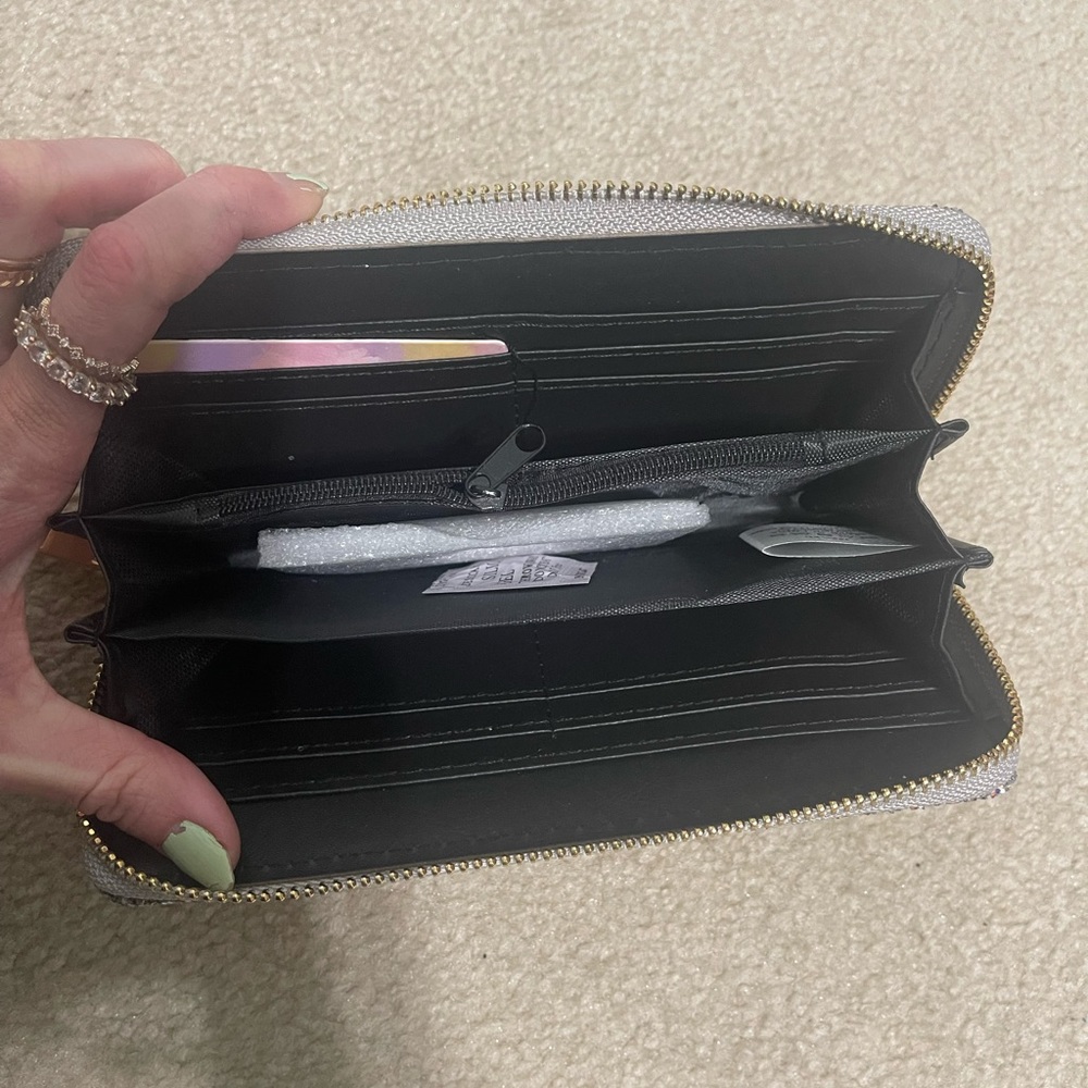 Silver Glitter Wallet - Picture 5 of 5